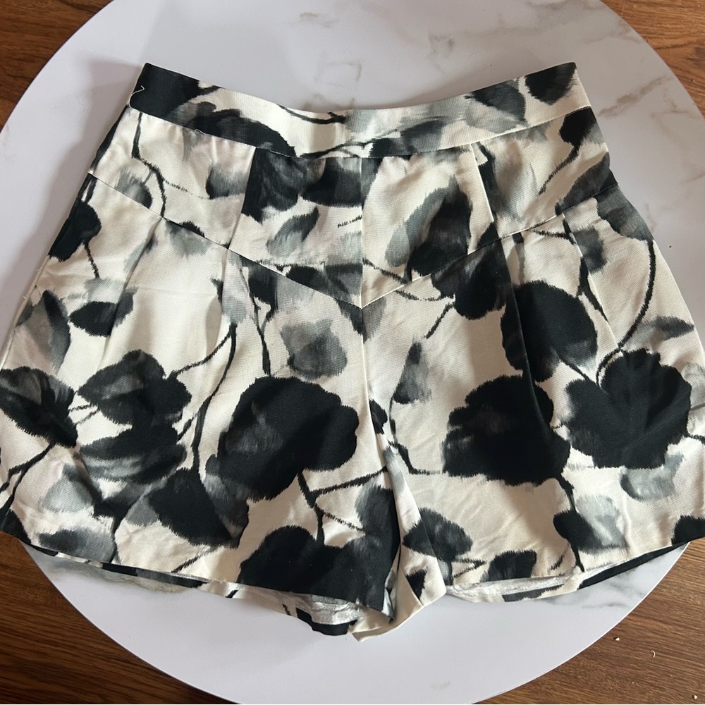 Milly High-Waist Floral Shorts in Cream and Black
